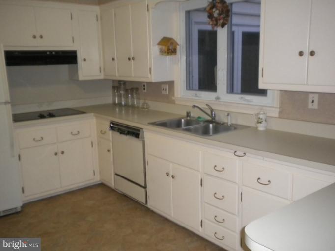 2216 Boxmere Road Lutherville-Timonium, MD 21093 - Photo 9 of 30 Kitchen