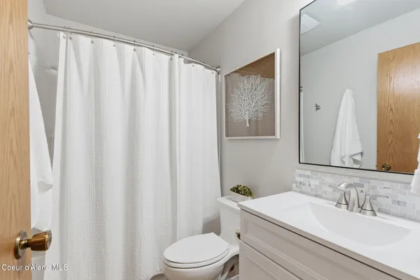 $780,000 | 328 Bayview Drive, Unit 2, Coolin, ID 83821