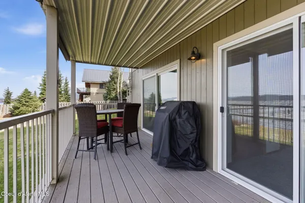 $780,000 | 328 Bayview Drive, Unit 2, Coolin, ID 83821