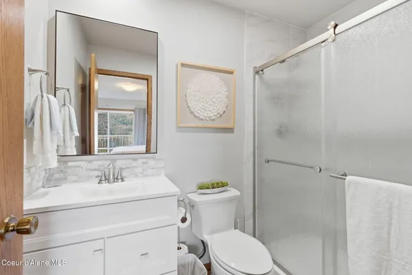 $780,000 | 328 Bayview Drive, Unit 2, Coolin, ID 83821