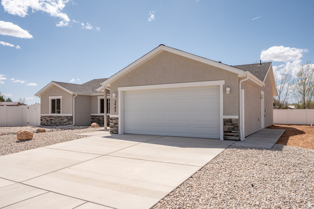 3879 North Hawks Landing Loop Cedar City, UT 84721 - Photo 4 of 39