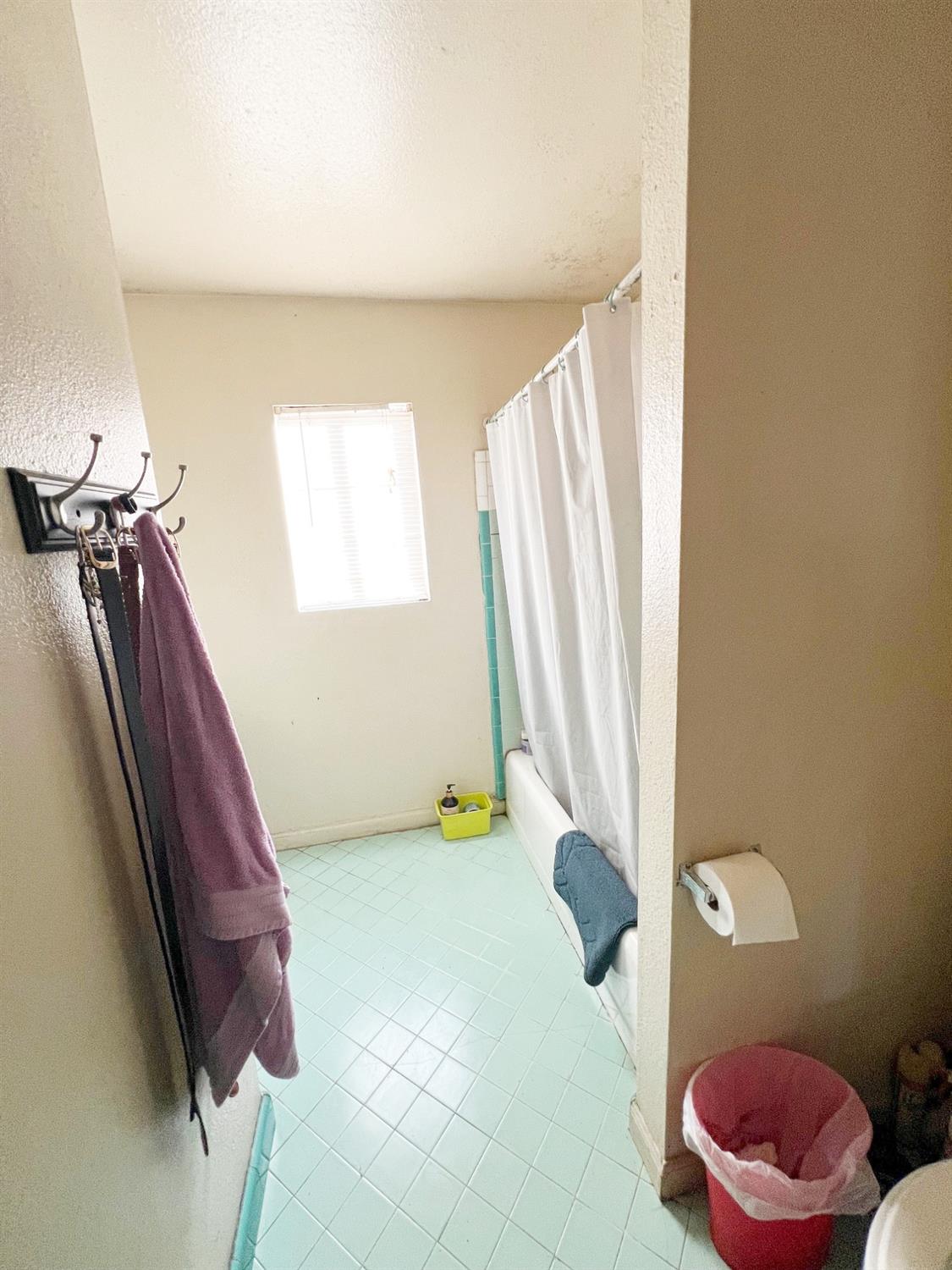 15731 Andrus Island Road Isleton, CA 95641 - Photo 28 of 40 a bathroom with a sink and mirror