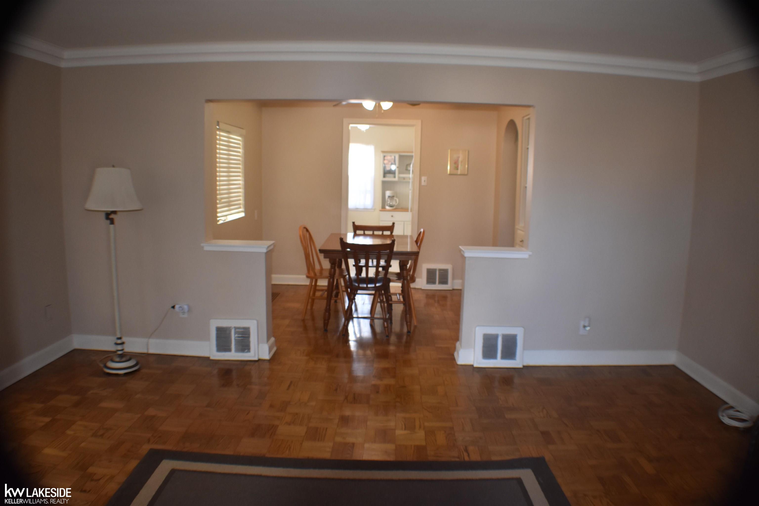 1713 Hampton Road Grosse Pointe, MI 48236 - Photo 3 of 37 50103338-4.JPG
