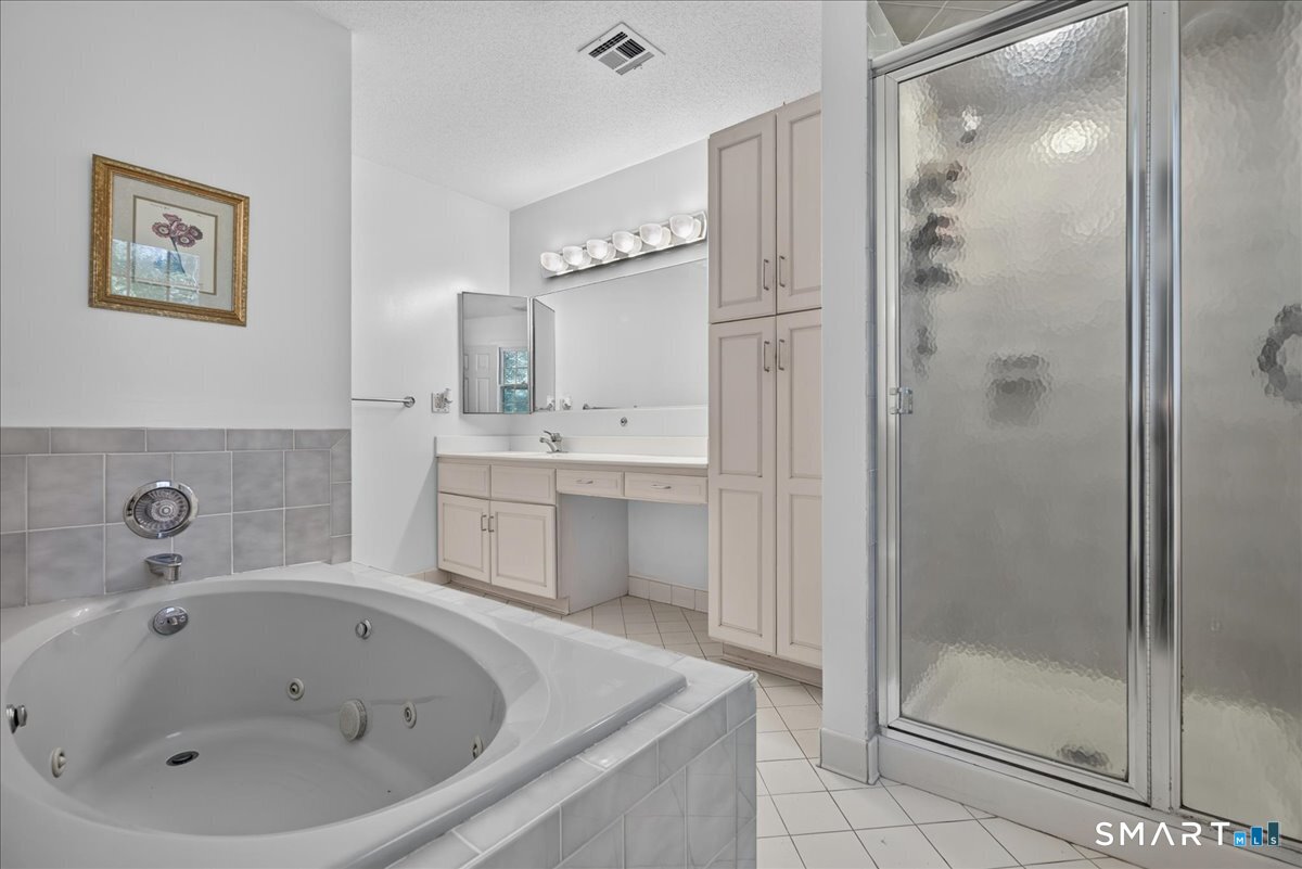 40 Eaton Woods Road, Unit 40 Hamden, CT 06518 - Photo 20 of 40
