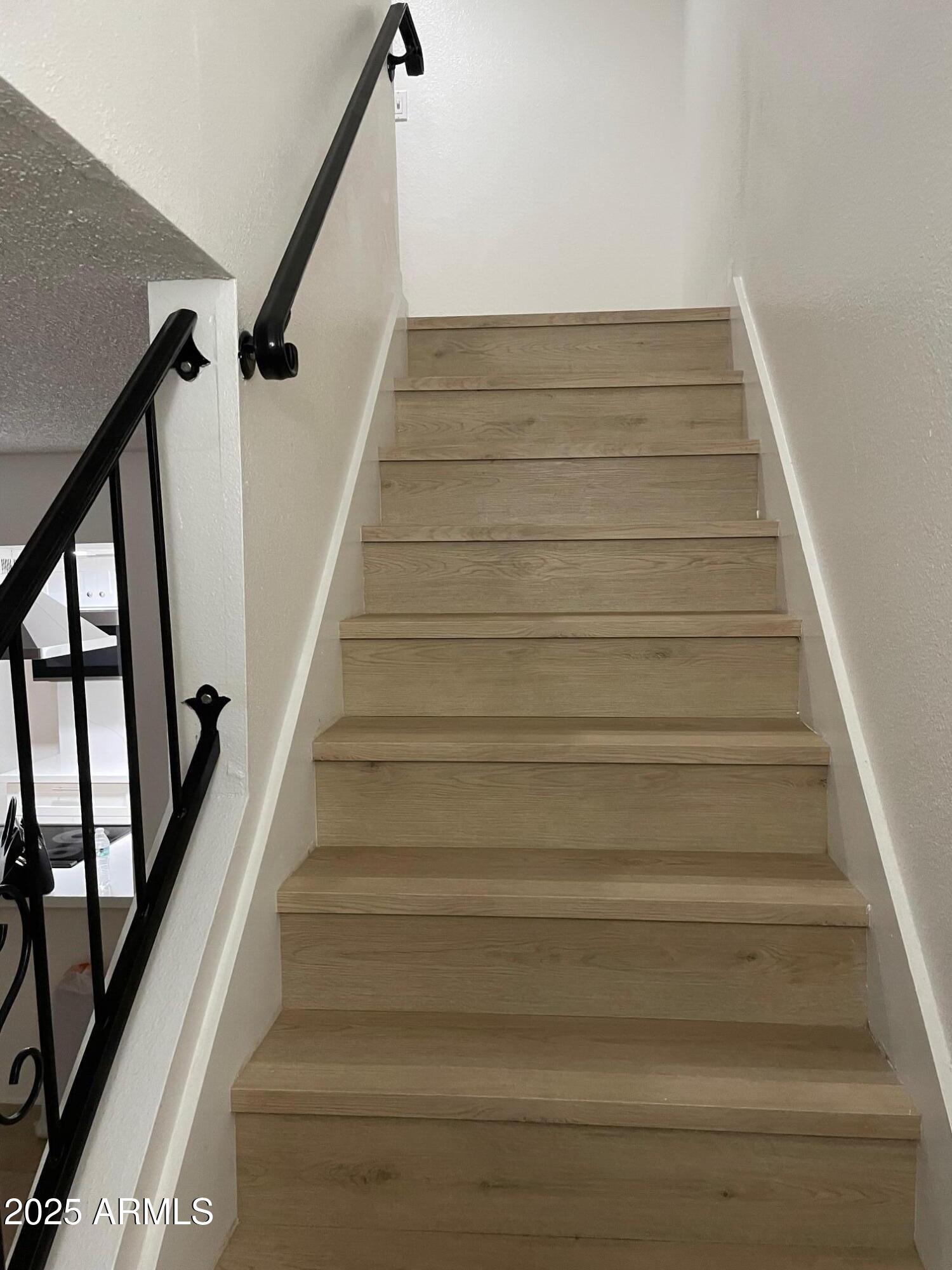 8861 North 12th Place Phoenix, AZ 85020 - Photo 12 of 25 a view of entryway