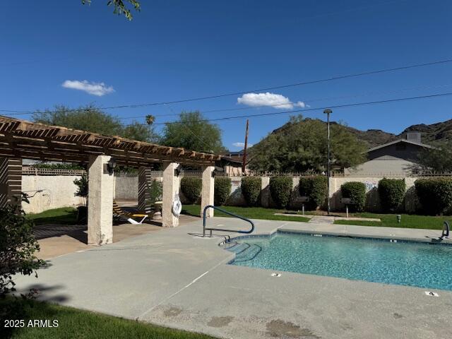 8861 North 12th Place Phoenix, AZ 85020 - Photo 22 of 25 a view of a parking area