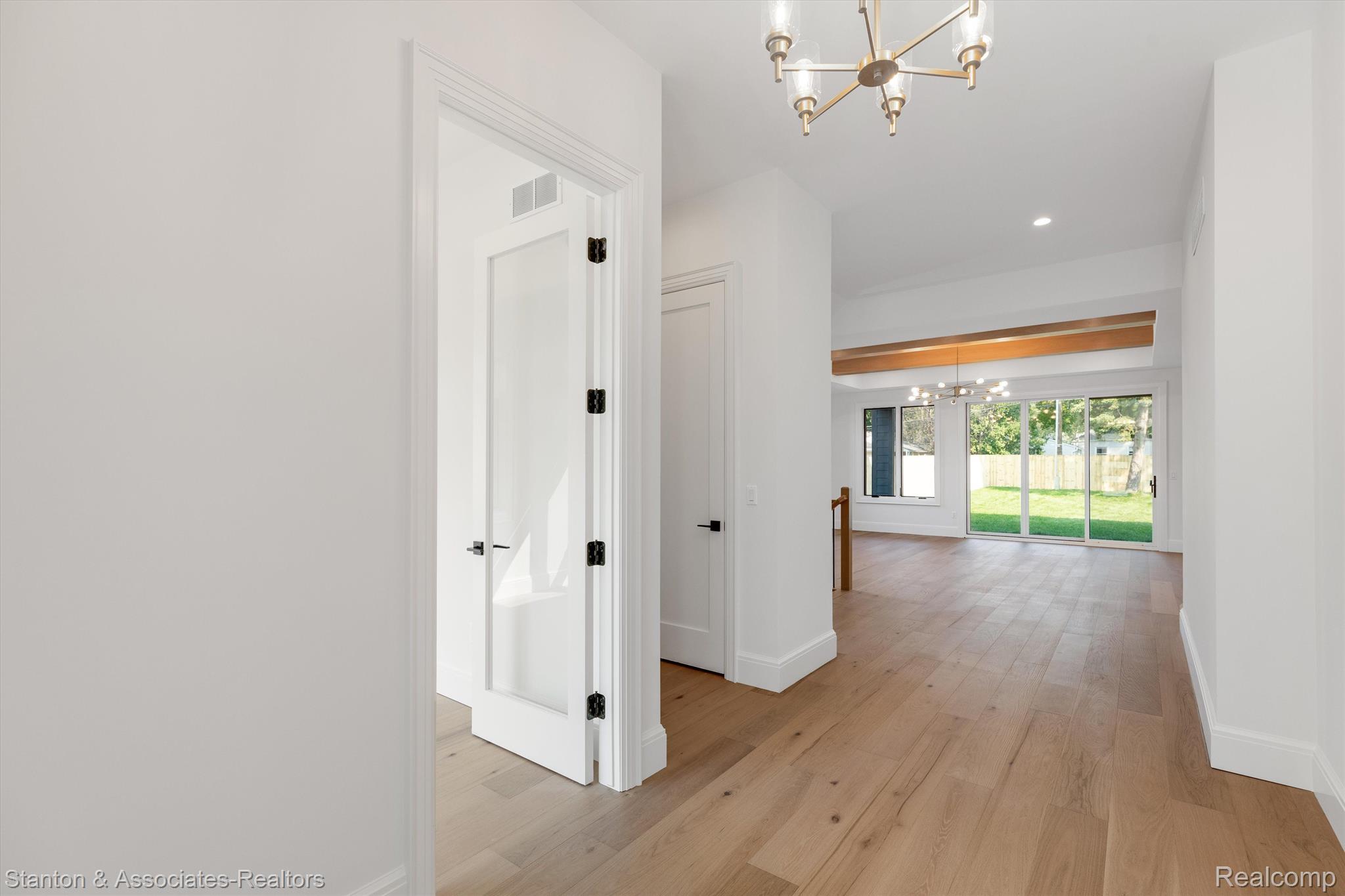 3328 Starr Road Royal Oak, MI 48073 - Photo 3 of 62 Gallery Image 3