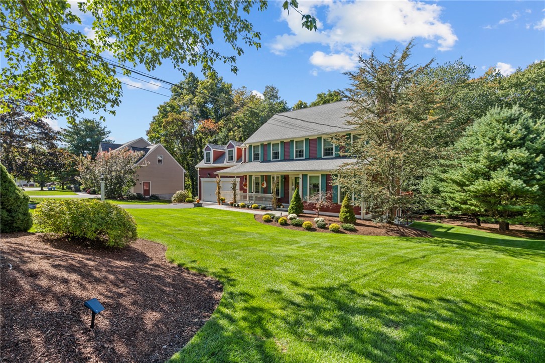 9 Southbury Road Cumberland, RI 02864 - Photo 4 of 50