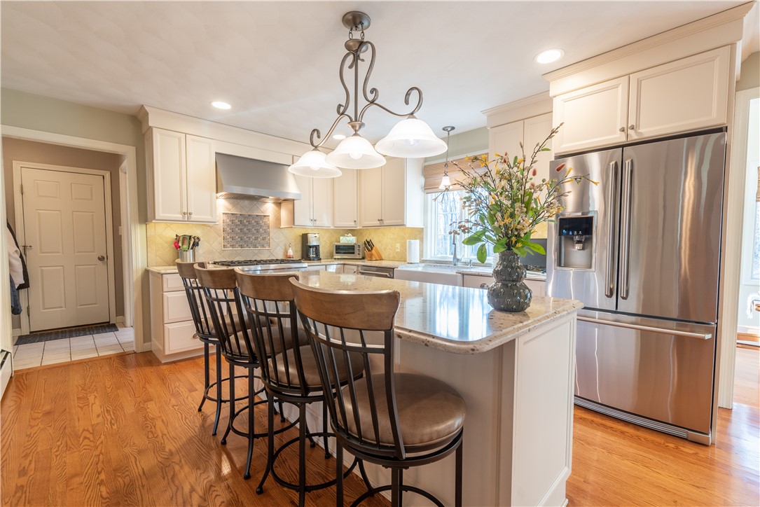 9 Southbury Road Cumberland, RI 02864 - Photo 5 of 50