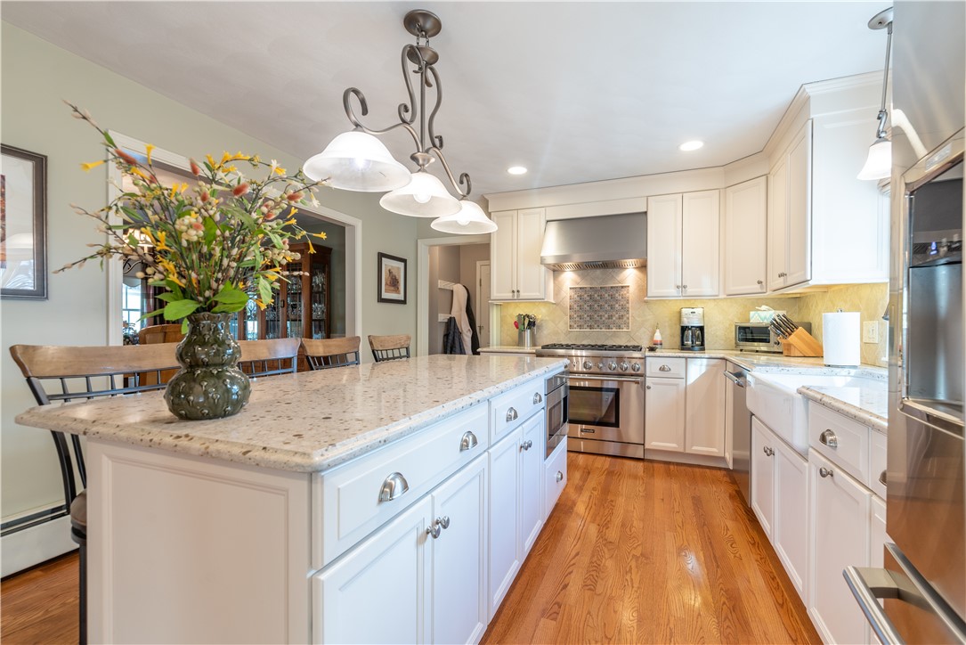 9 Southbury Road Cumberland, RI 02864 - Photo 6 of 50