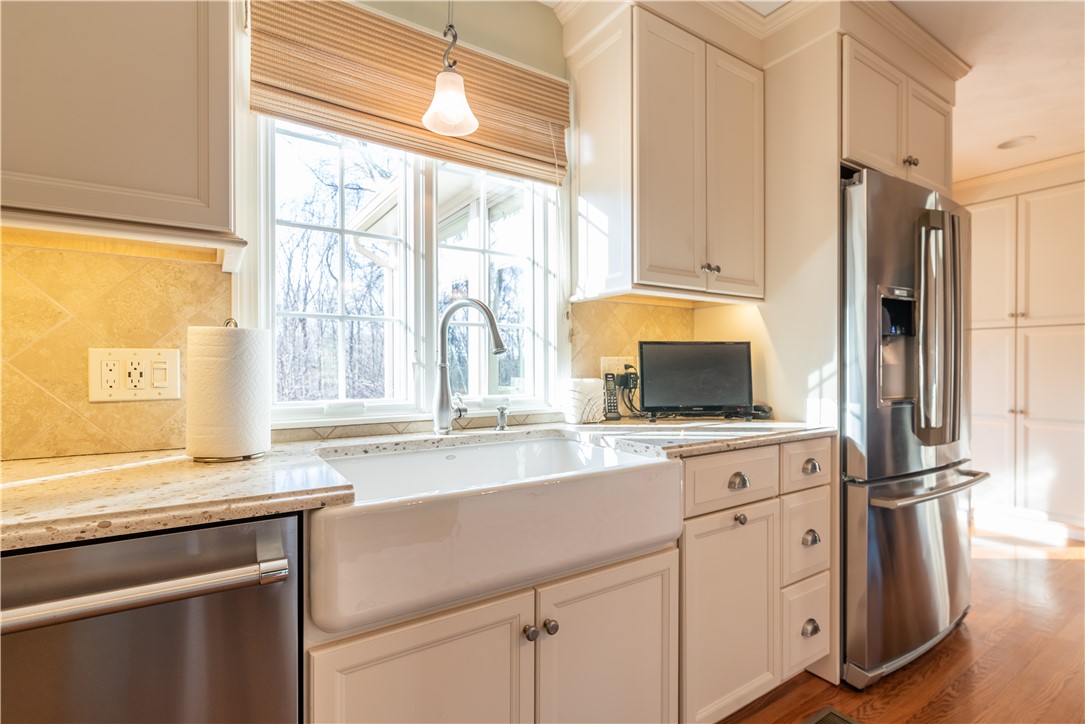 9 Southbury Road Cumberland, RI 02864 - Photo 9 of 50