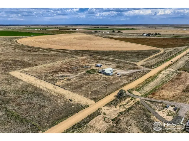 a view of an outdoor space
