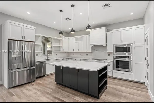 $2,500,000 | 2431 Northeast 20th Avenue, Lighthouse Point, FL 33064