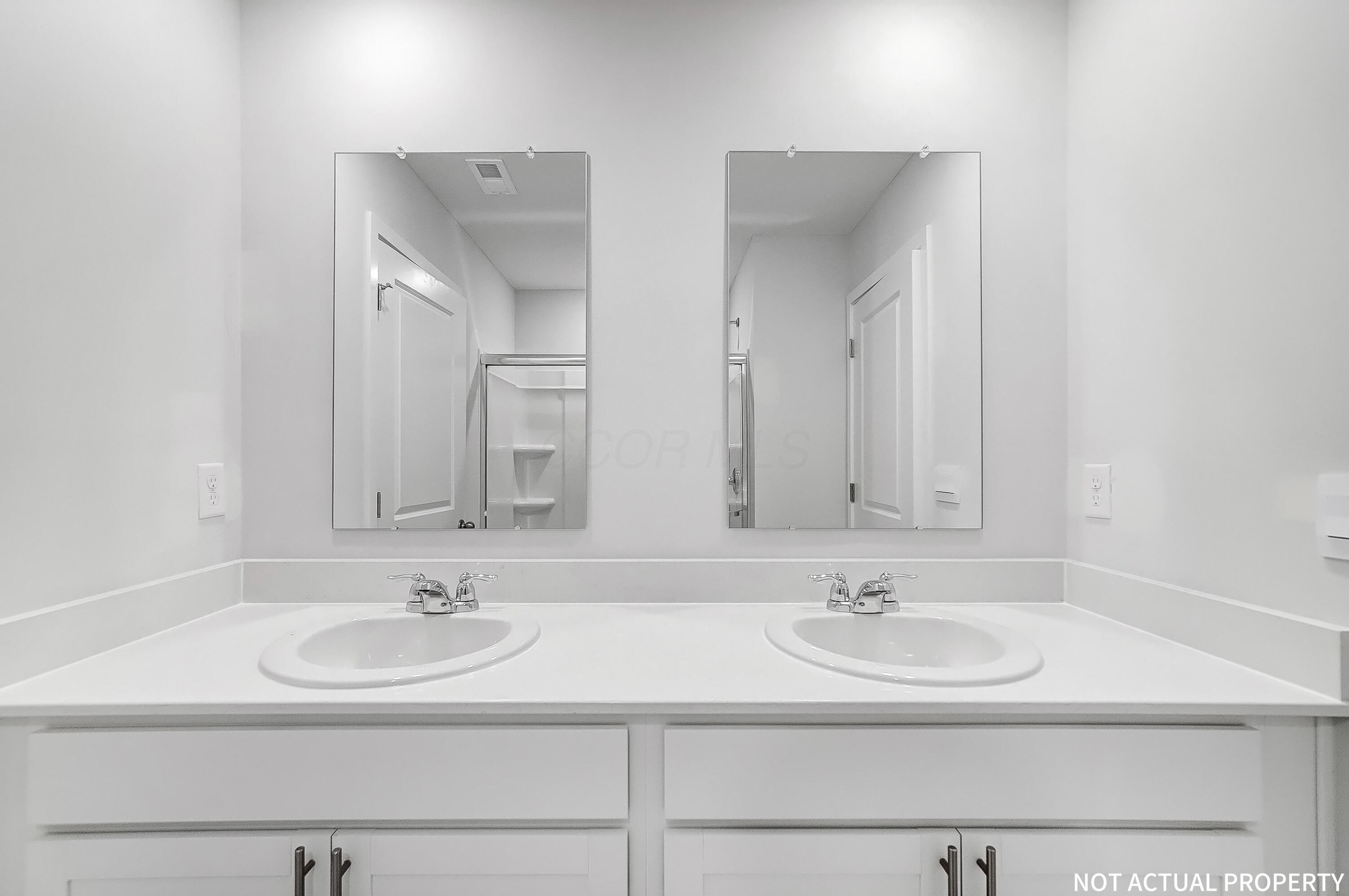 2245 Overlook Way Newark, OH 43055 - Photo 14 of 31 13 Undecorated Master Bath