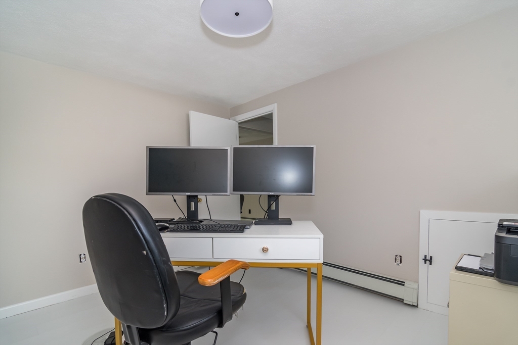 9 Clearview Drive Natick, MA 01760 - Photo 25 of 27 a workspace with furniture and lamp