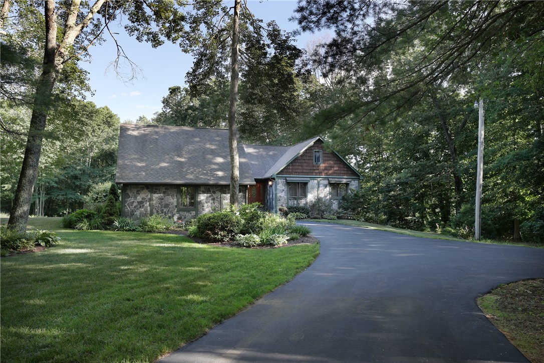 832 Snake Hill Road Glocester, RI 02814 - Photo 4 of 39