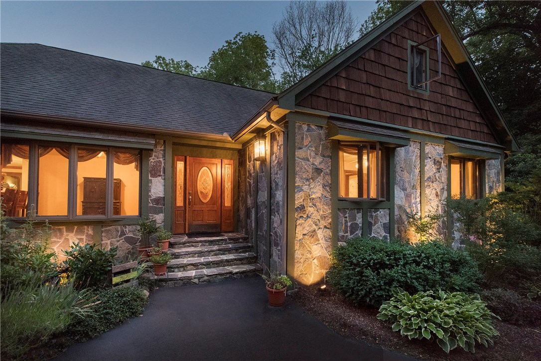 832 Snake Hill Road Glocester, RI 02814 - Photo 8 of 39