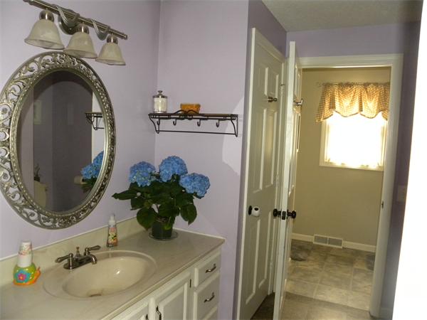 193 Winterset Drive Springfield, MA 01129 - Photo 13 of 23 Gallery Image 13