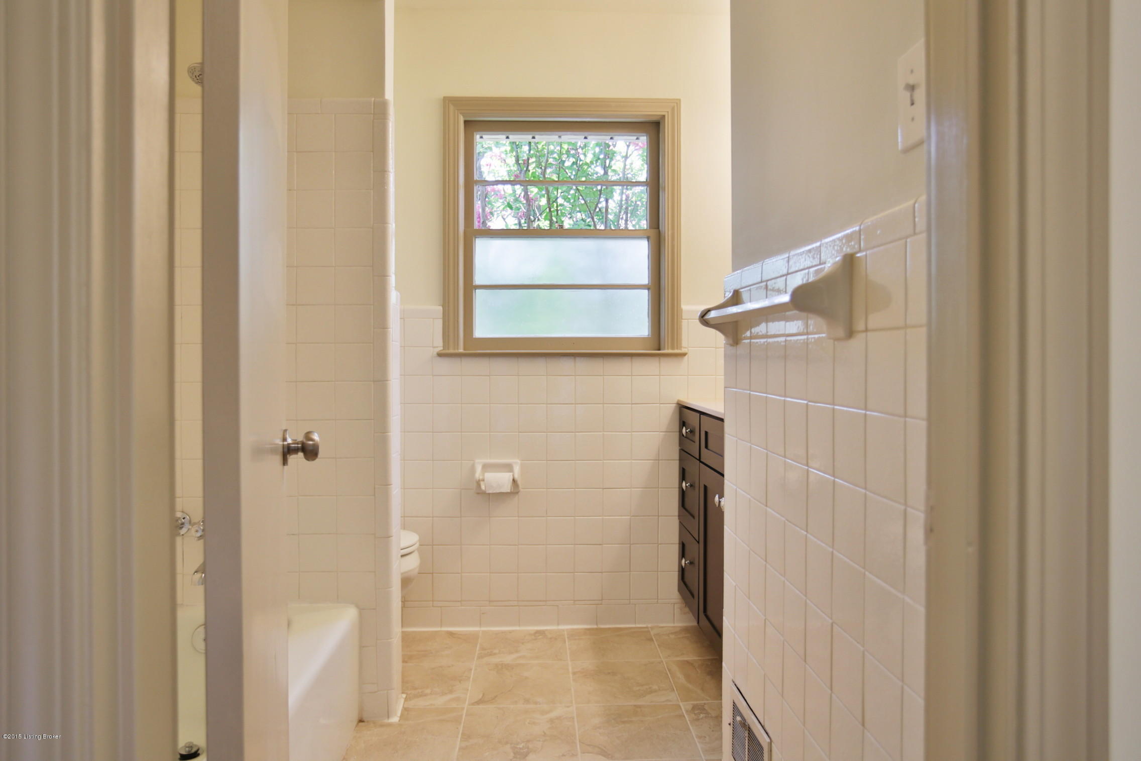 4327 Statton Road Louisville, KY 40220 - Photo 10 of 15 Bathroom