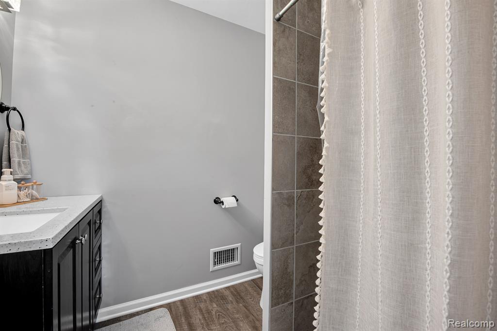 8255 Burpee Road Grand Blanc, MI 48439 - Photo 14 of 42