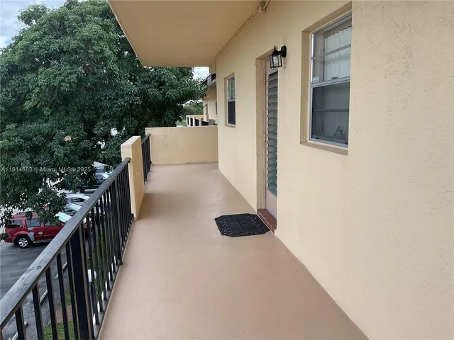 a view of entryway and hall