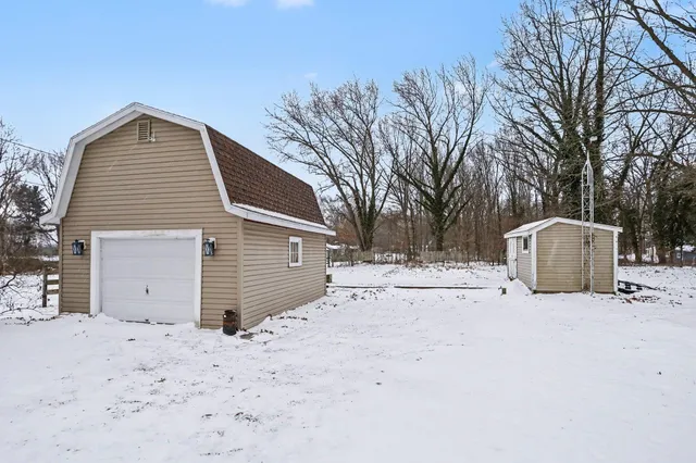 $418,000 | 2844 West Glenlord Road, Stevensville, MI 49127