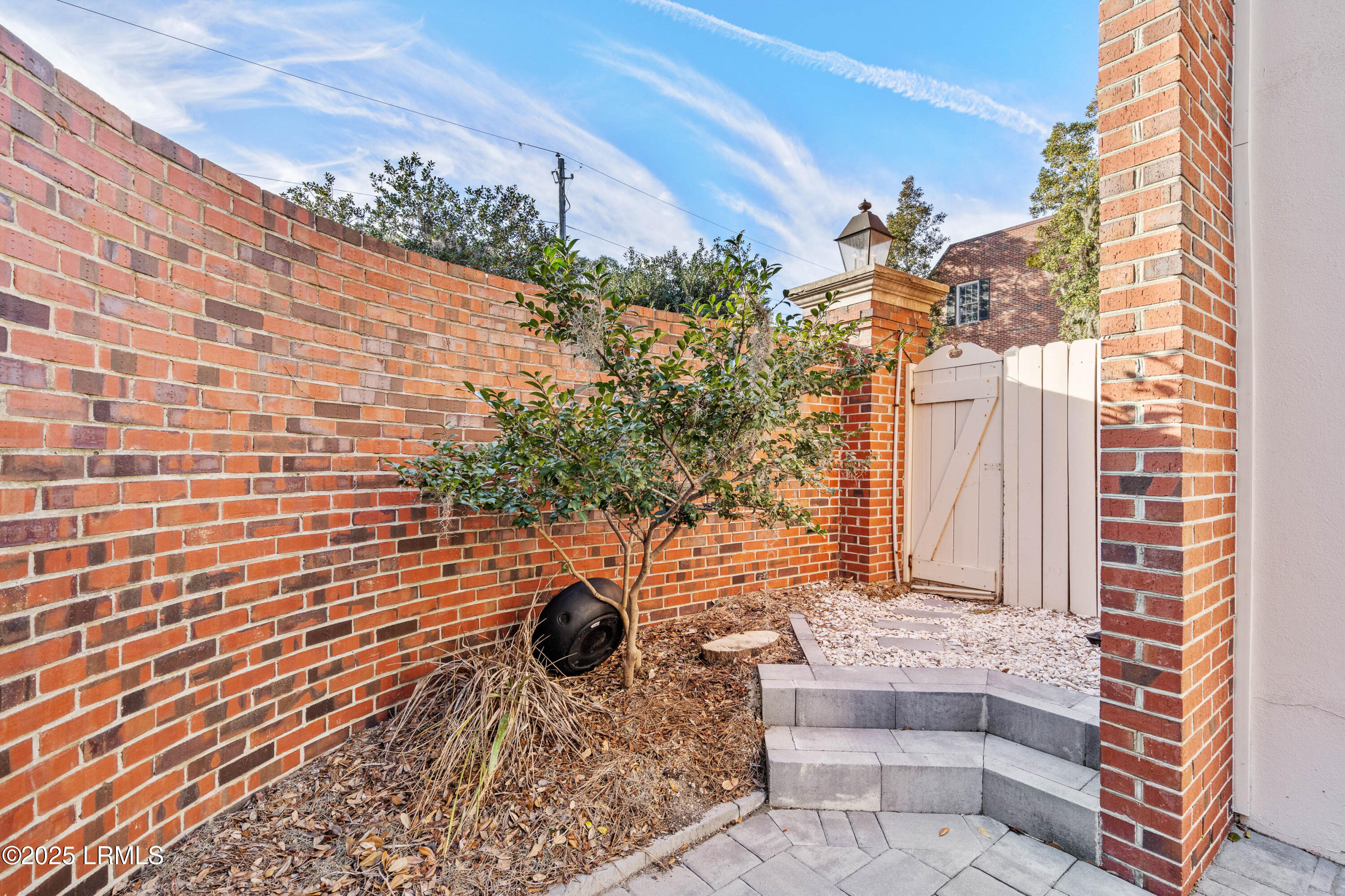 895 Ribaut Road, Unit 8 Beaufort, SC 29902 - Photo 24 of 48 Ready for spring blooms
