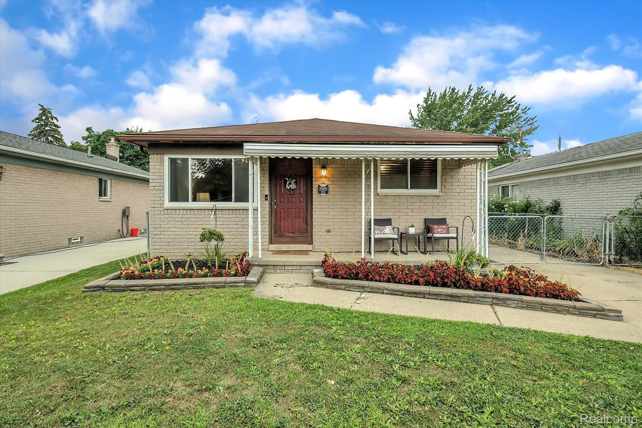 25850 Reeck Road Trenton, MI 48183 - Photo 3 of 31 03-25850-Reeck-Rd-WindowStill-Real-Estate-Photography-3.jpg