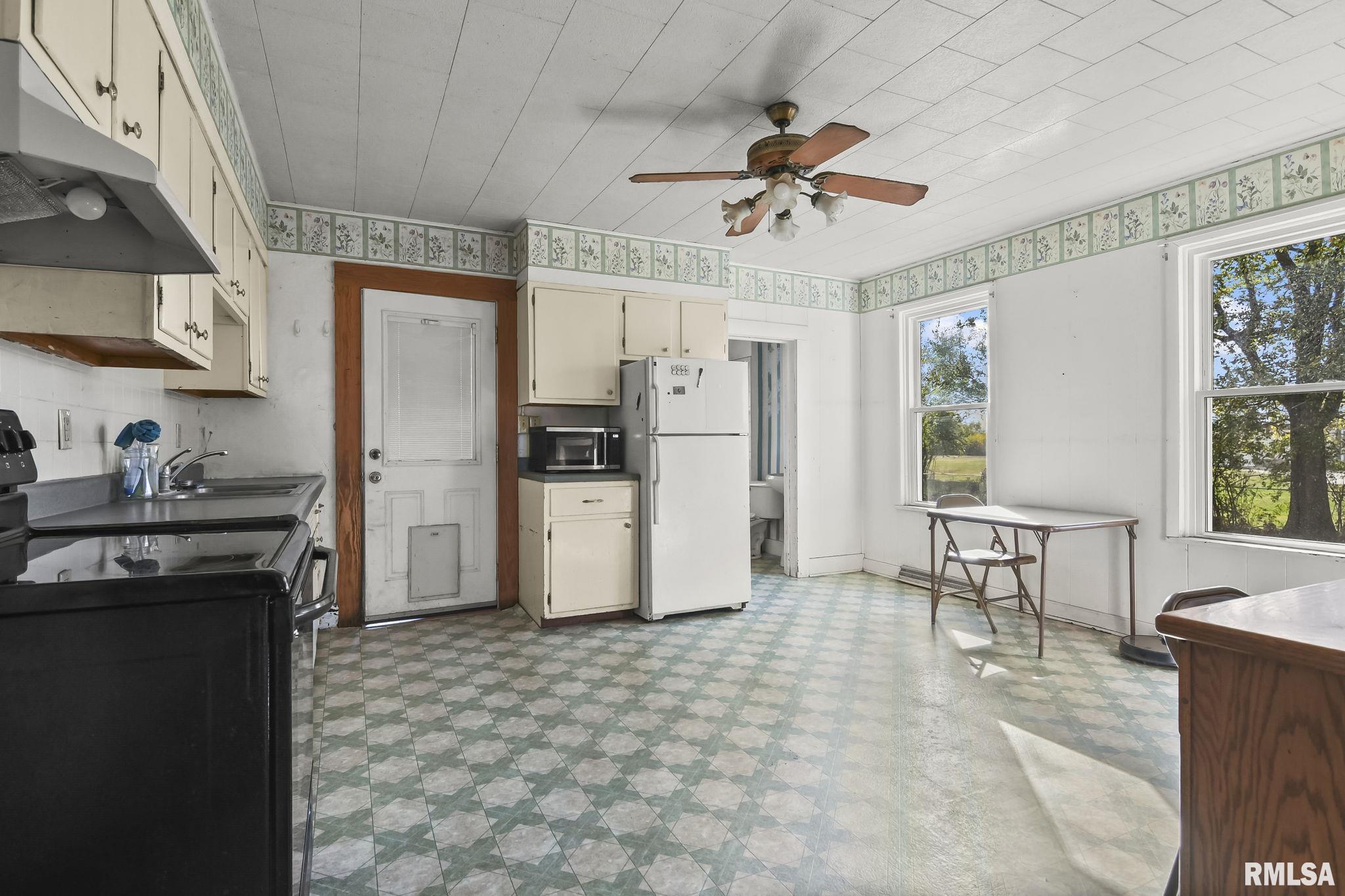 4516 Camp Butler Road Springfield, IL 62707 - Photo 8 of 23