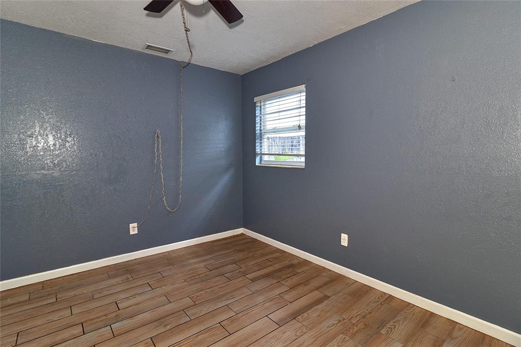 831 Lakeside Drive Largo, FL 33778 - Photo 34 of 43