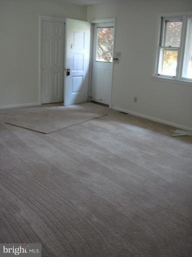 150 Friendship Road Elkton, MD 21921 - Photo 5 of 12 Living Room