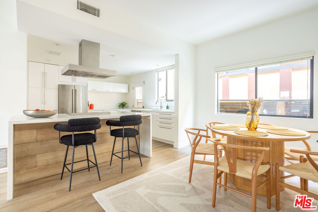 1823 North Fuller Ave Unit 5  