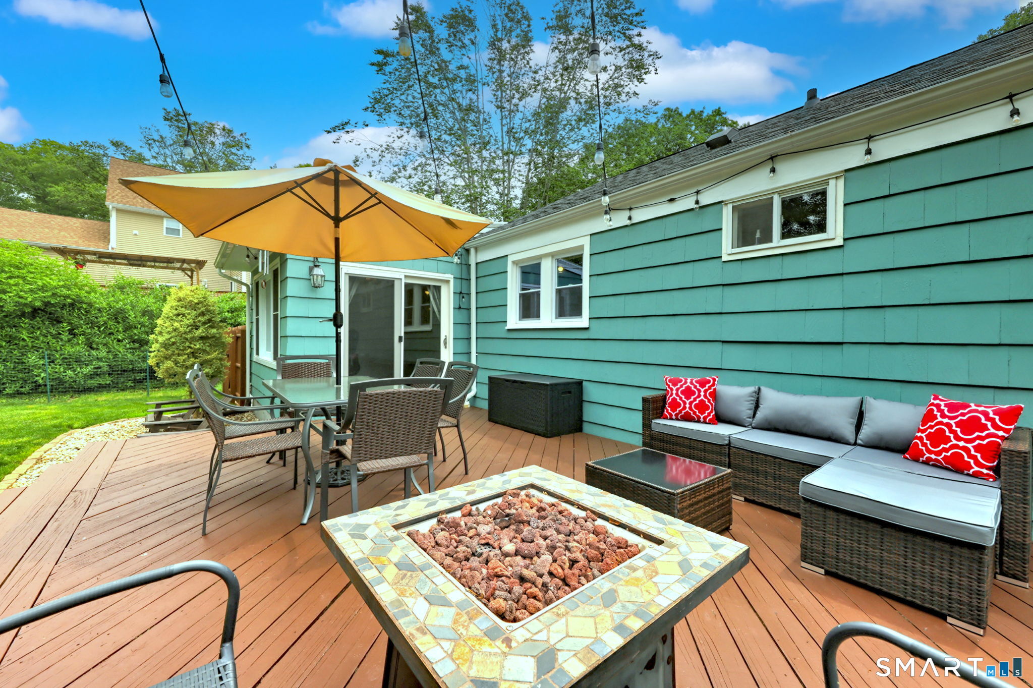 78 Blackhouse Road Trumbull, CT 06611 - Photo 6 of 37
