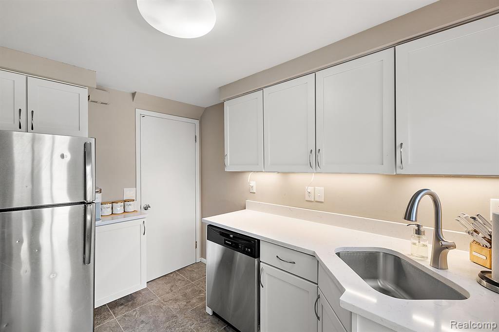 1807 Graefield Road Birmingham, MI 48009 - Photo 19 of 55