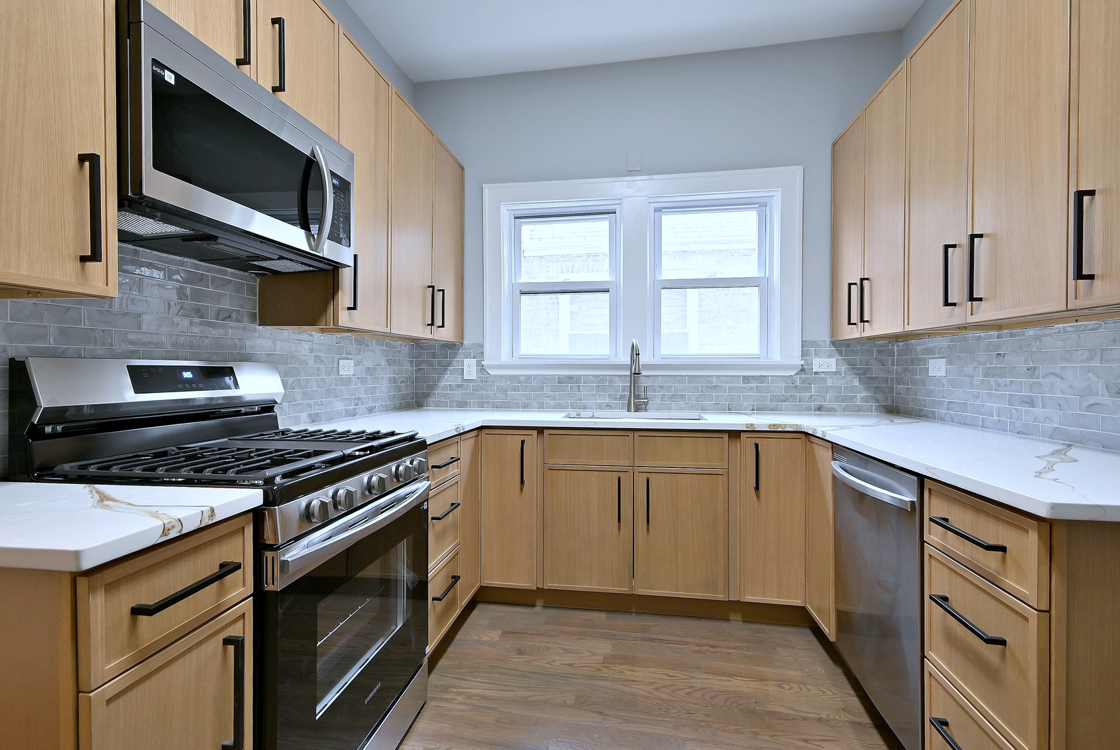 6424 Sinclair Avenue Berwyn, IL 60402 - Photo 23 of 56