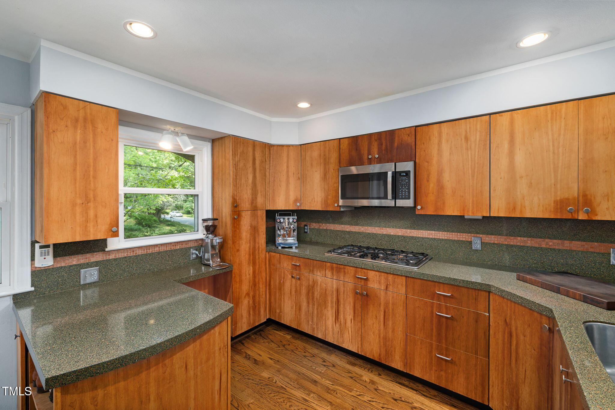 700 Tinkerbell Road Chapel Hill, NC 27517 - Photo 4 of 37 19-web-or-mls-DX3A0510