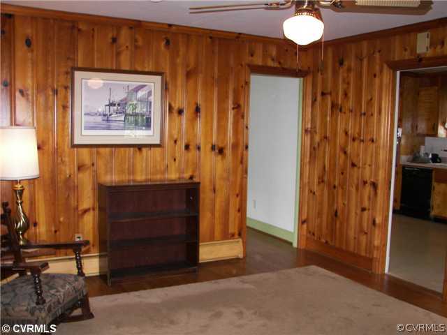 9302 Ashford Road Henrico, VA 23229 - Photo 4 of 12 Den/Family/Great Room - Family room has gas log fi