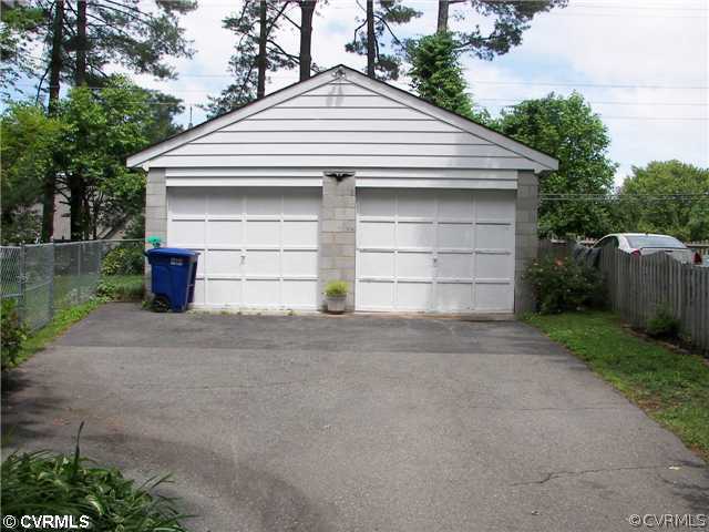 9302 Ashford Road Henrico, VA 23229 - Photo 10 of 12 Parking Lot/Garage - Detached 2 car garage with pu