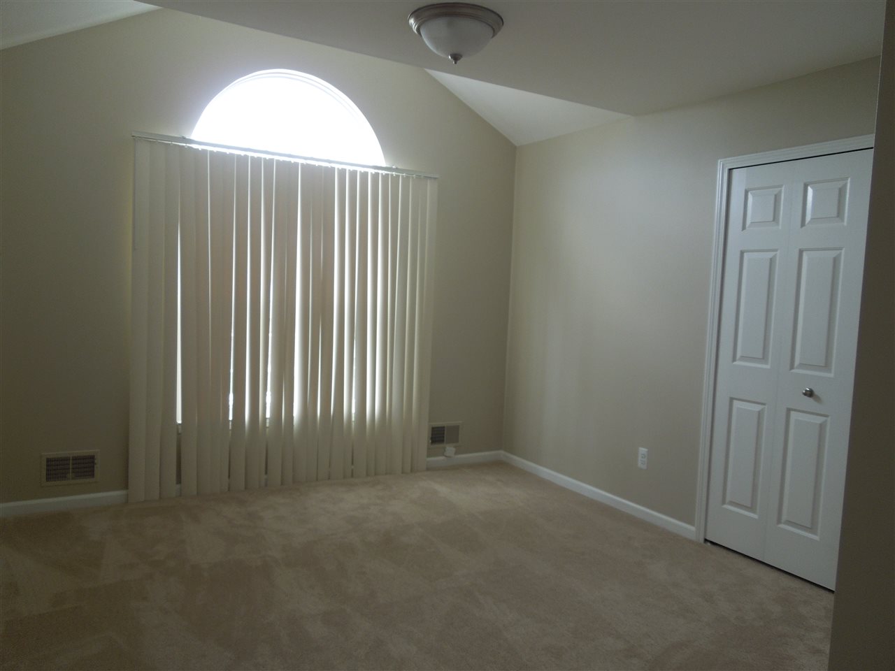 3174 Villanova Circle Rochester, MI 48307 - Photo 36 of 44 31326062-35.JPG