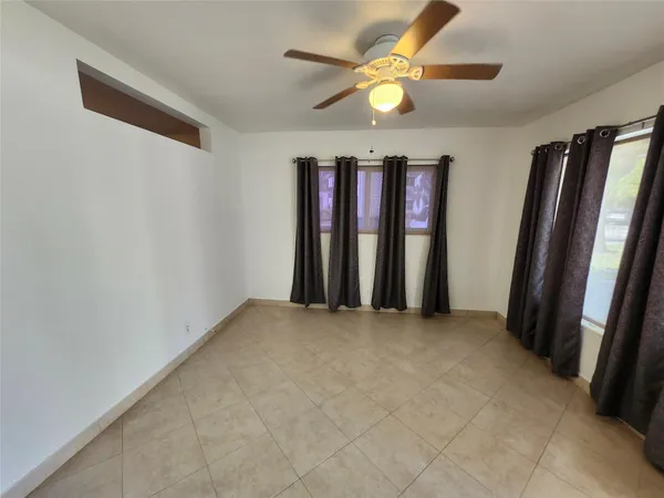$1,600 | 120 Northeast 10th Avenue, Unit 1, Hallandale Beach, FL 33009