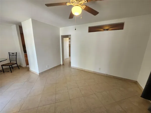 $1,600 | 120 Northeast 10th Avenue, Unit 1, Hallandale Beach, FL 33009