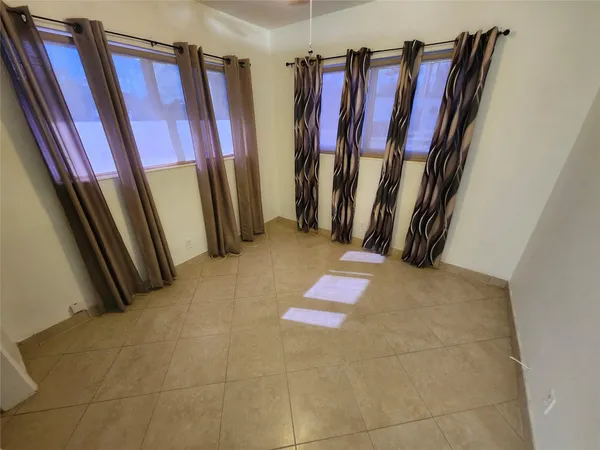 $1,600 | 120 Northeast 10th Avenue, Unit 1, Hallandale Beach, FL 33009