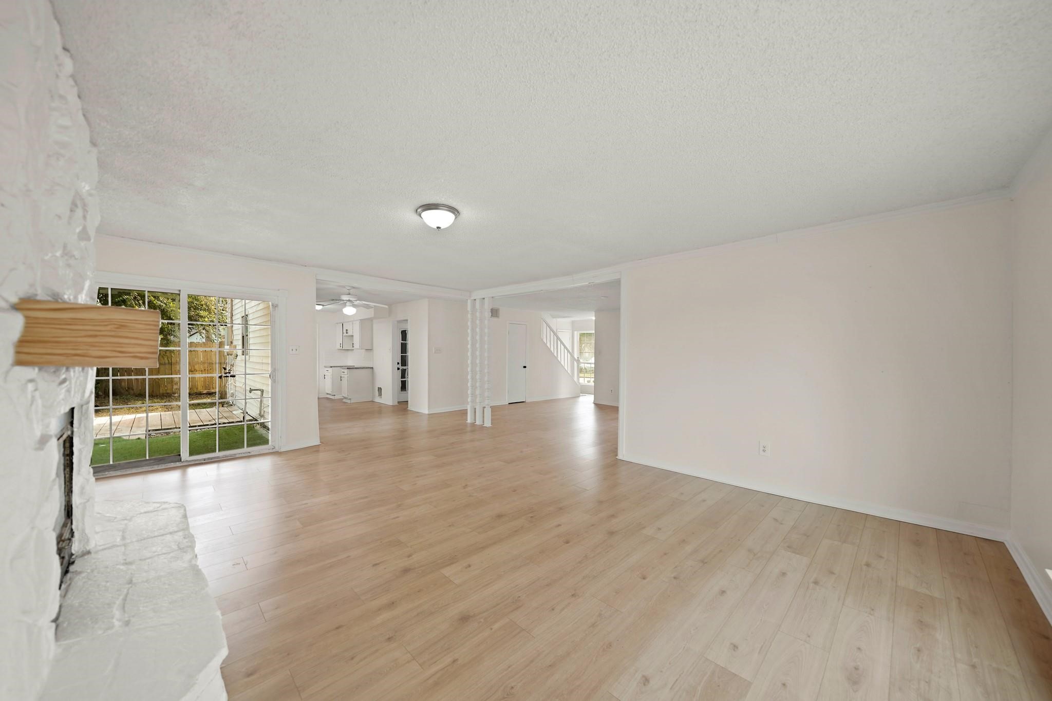 5 Dallas Court, Unit 1 Angleton, TX 77515 - Photo 4 of 18 Common area-living