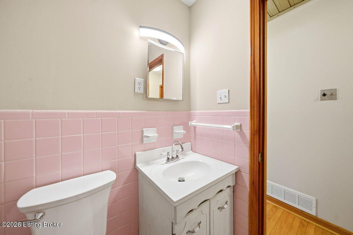 5503 Beth Road Louisville, KY 40219 - Photo 19 of 39 Freshly painted