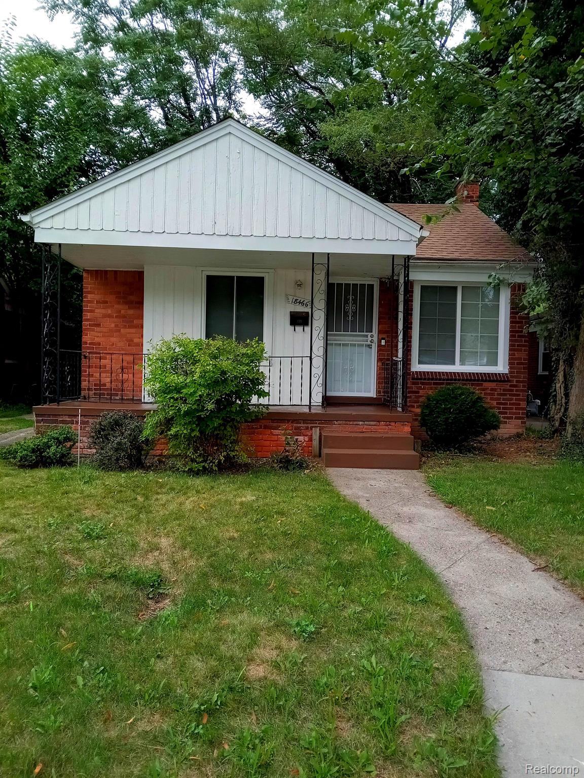 18466 Edinborough Road Detroit, MI 48219 - Photo 1 of 11 Front