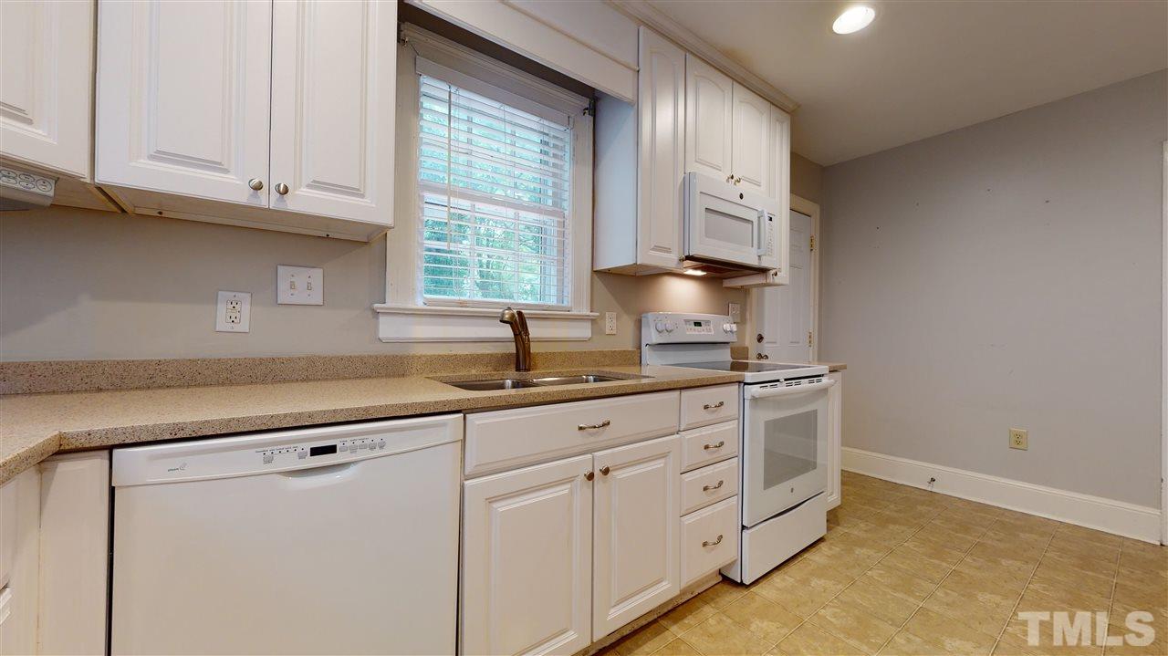 2724 Everett Avenue Raleigh, NC 27607 - Photo 11 of 30