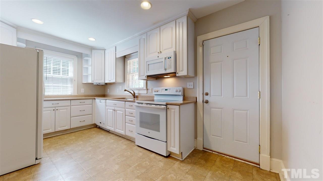 2724 Everett Avenue Raleigh, NC 27607 - Photo 9 of 30