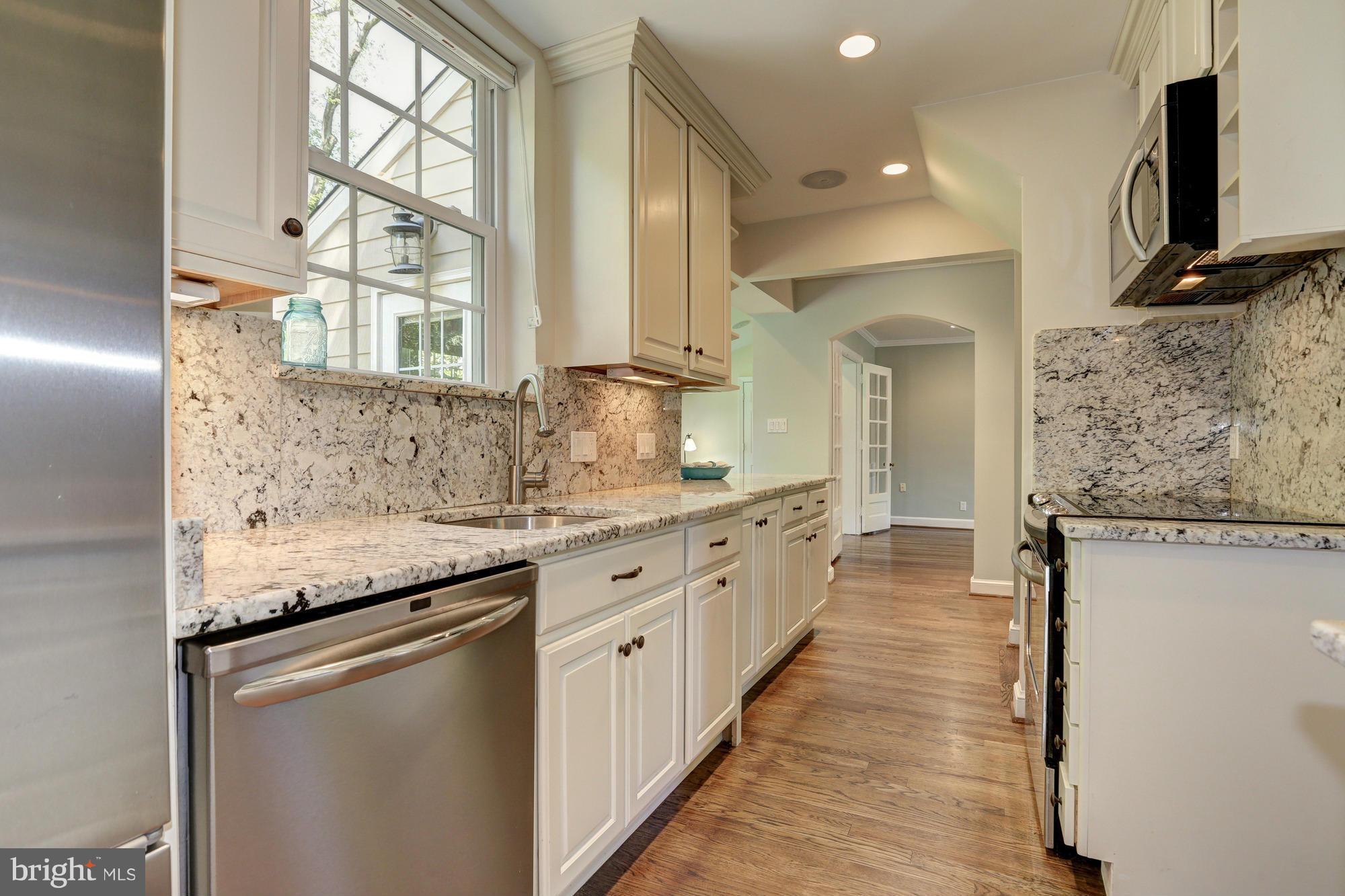 5304 Wriley Road Bethesda, MD 20816 - Photo 11 of 30 Efficient and Luxurious Kitchen