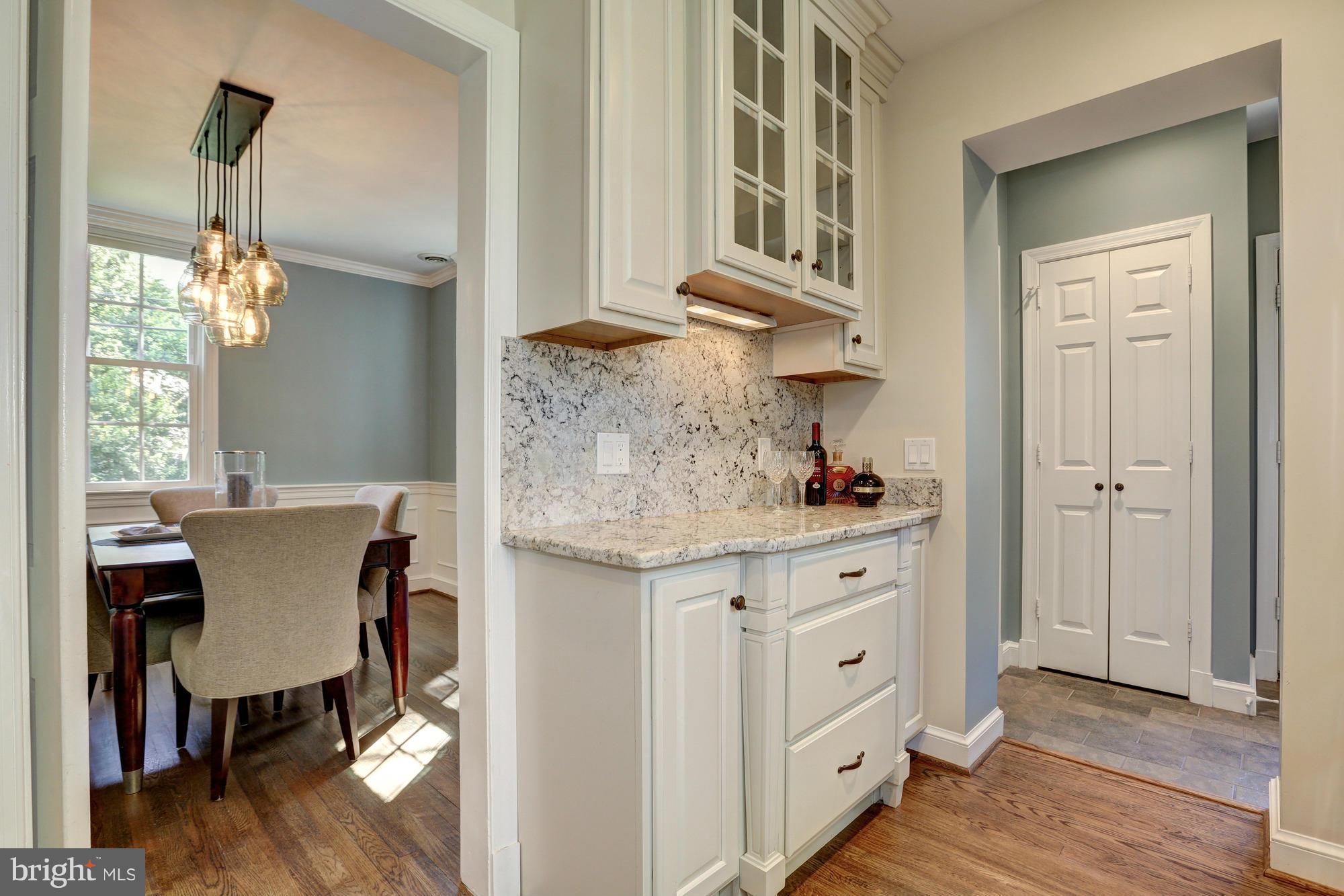5304 Wriley Road Bethesda, MD 20816 - Photo 10 of 30 Custom Butler's Bar and Under Cabinet Lighting