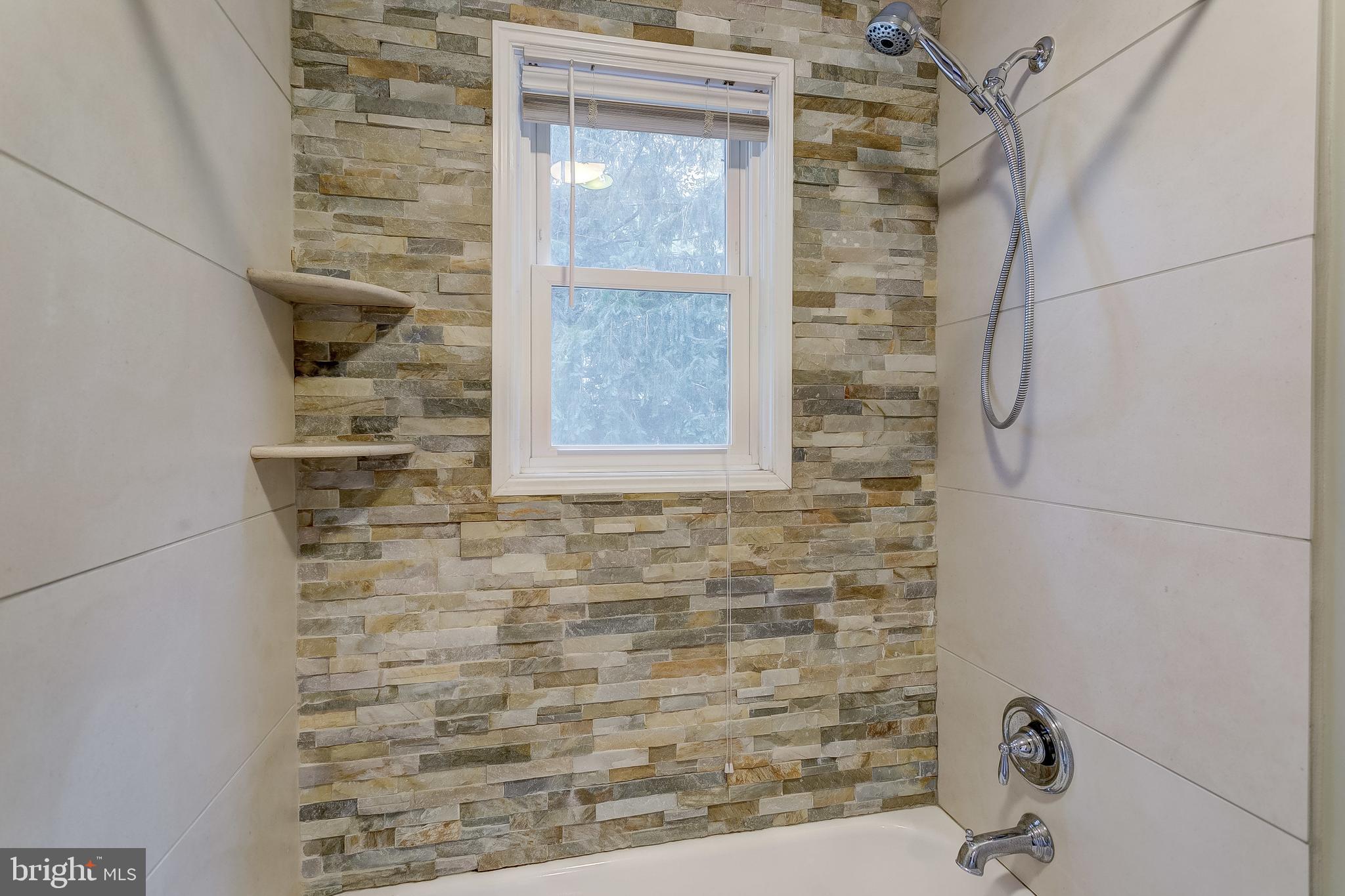 1124 Greenway Road Cockeysville, MD 21030 - Photo 15 of 61